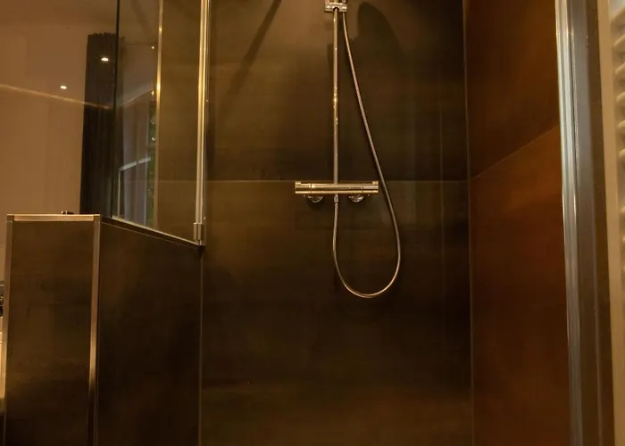 Loft Mit Grosser Badewanne A شقة